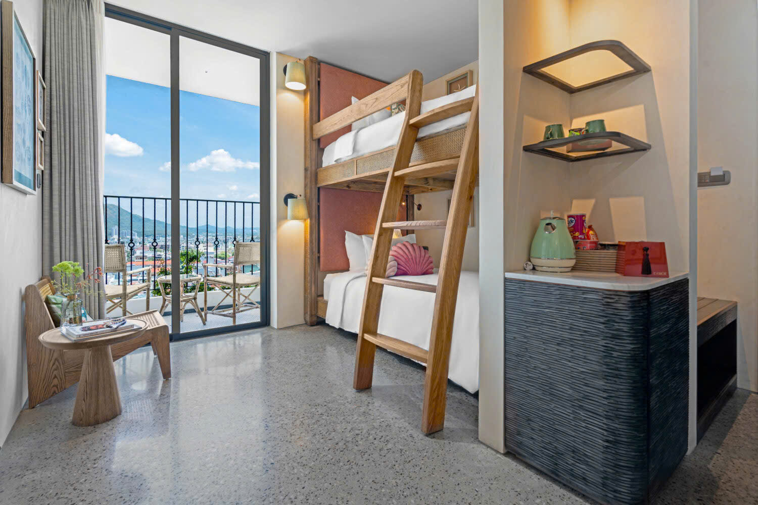 family suite l amor quy nhon phong gia dinh rong rai tien nghi 4 sao