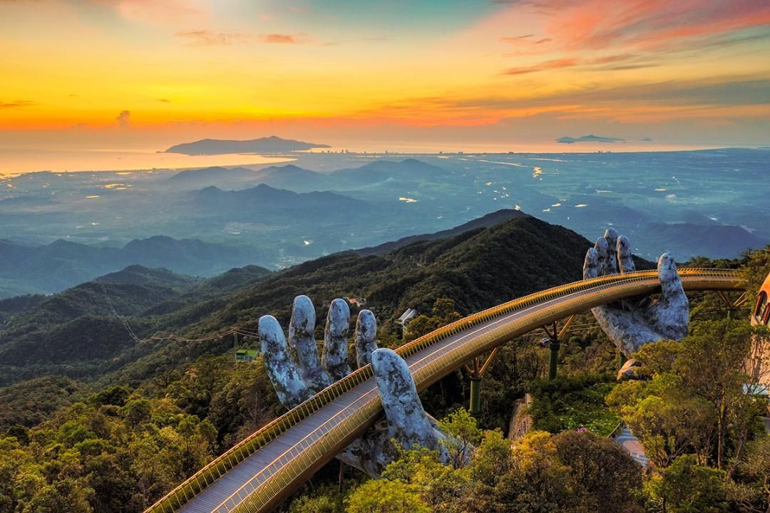 kinh-nghiem-check-in-cau-vang-ba-na-hills-khong-nguoi