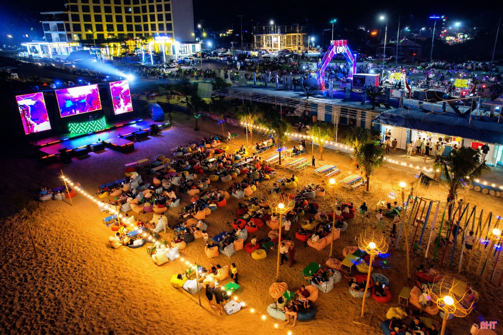 Tiec tung am nhac DJ soi dong ve dem tai Beach Club Thien Cam