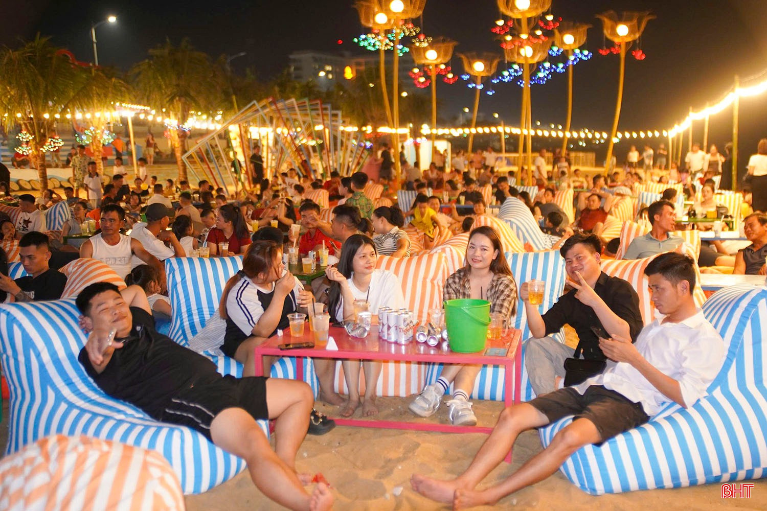 Tiec tung am nhac DJ soi dong ve dem tai Beach Club Thien Cam