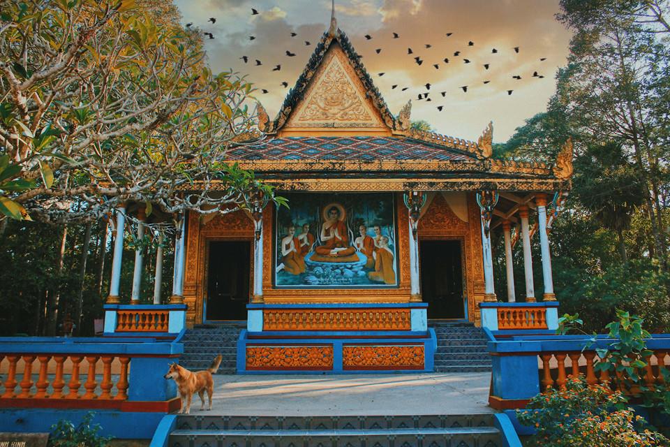 Chùa dơi Sóc Tằn Hellotripvn