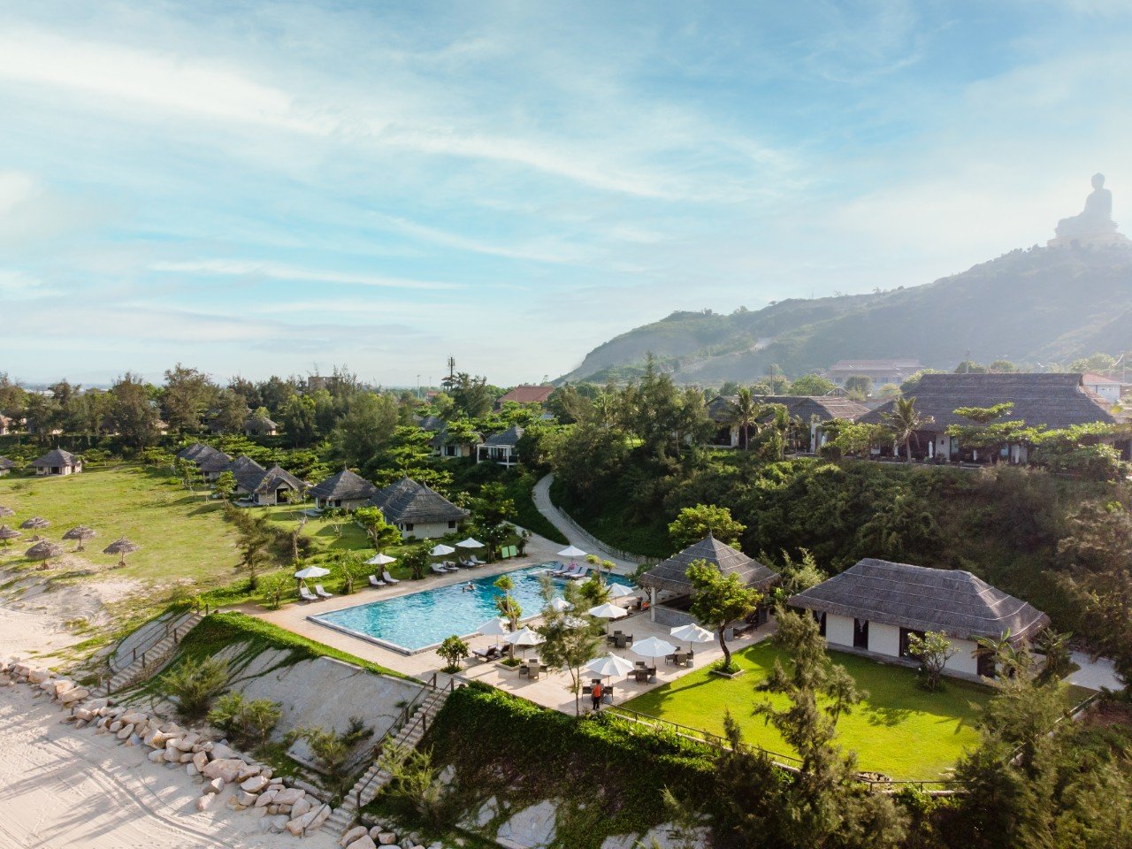 crown retreat resort quy nhon tong quan khu nghi duong 4 sao sat bien trung luong