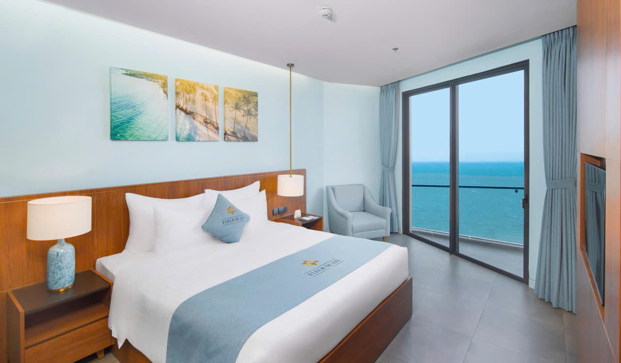 gia phong fleur de lys hotel quy nhon hang deluxe ocean view re nhat