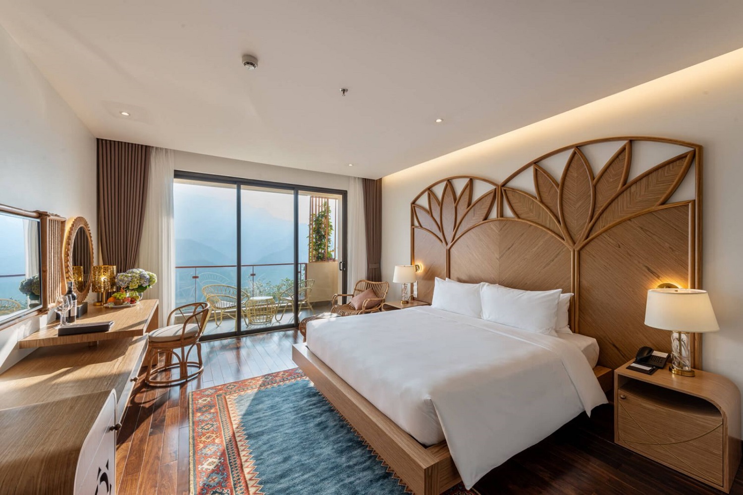 Khách sạn KK Sapa view nhìn ra thung lũng Mường Hoa.