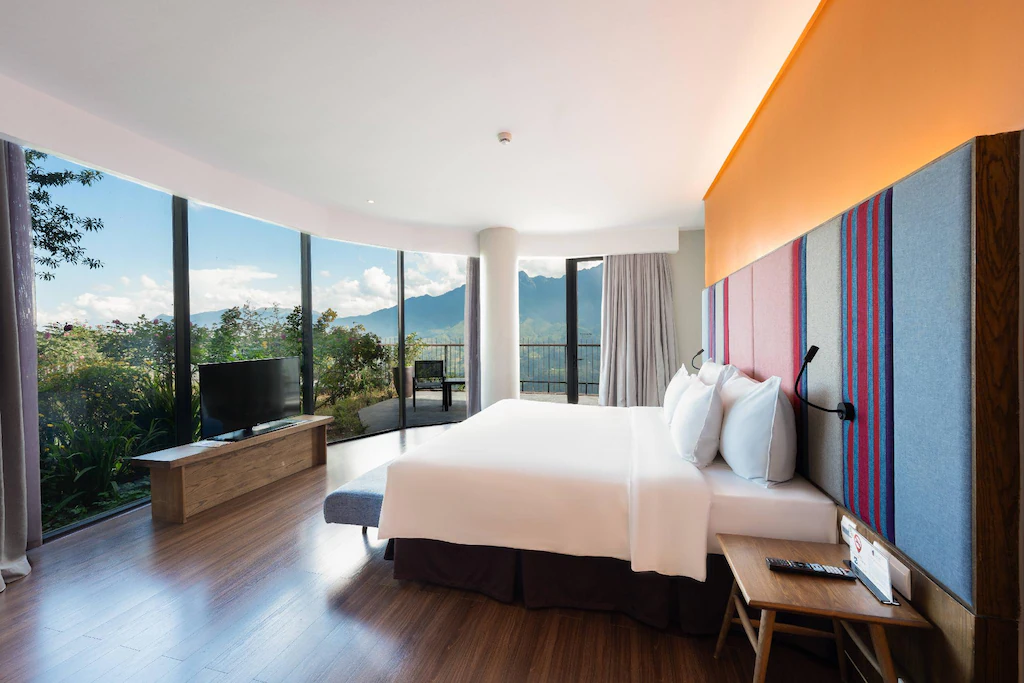 Khách sạn Pao's Sapa 5 sao với view nhìn thẳng ra thung lũng Mường Hoa hùng vĩ.