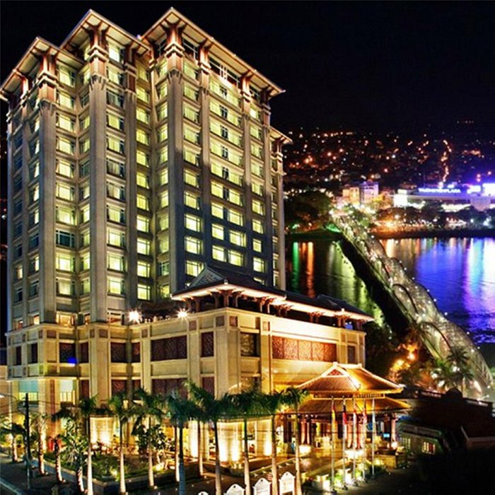 Khach san 5 sao TTC Imperial Hotel Hue duong Hung Vuong kien truc cung dinh.