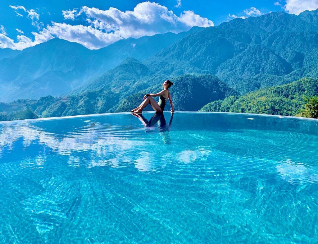 Bể bơi vô cực 4 mùa tại Cát Cát Resort Sapa