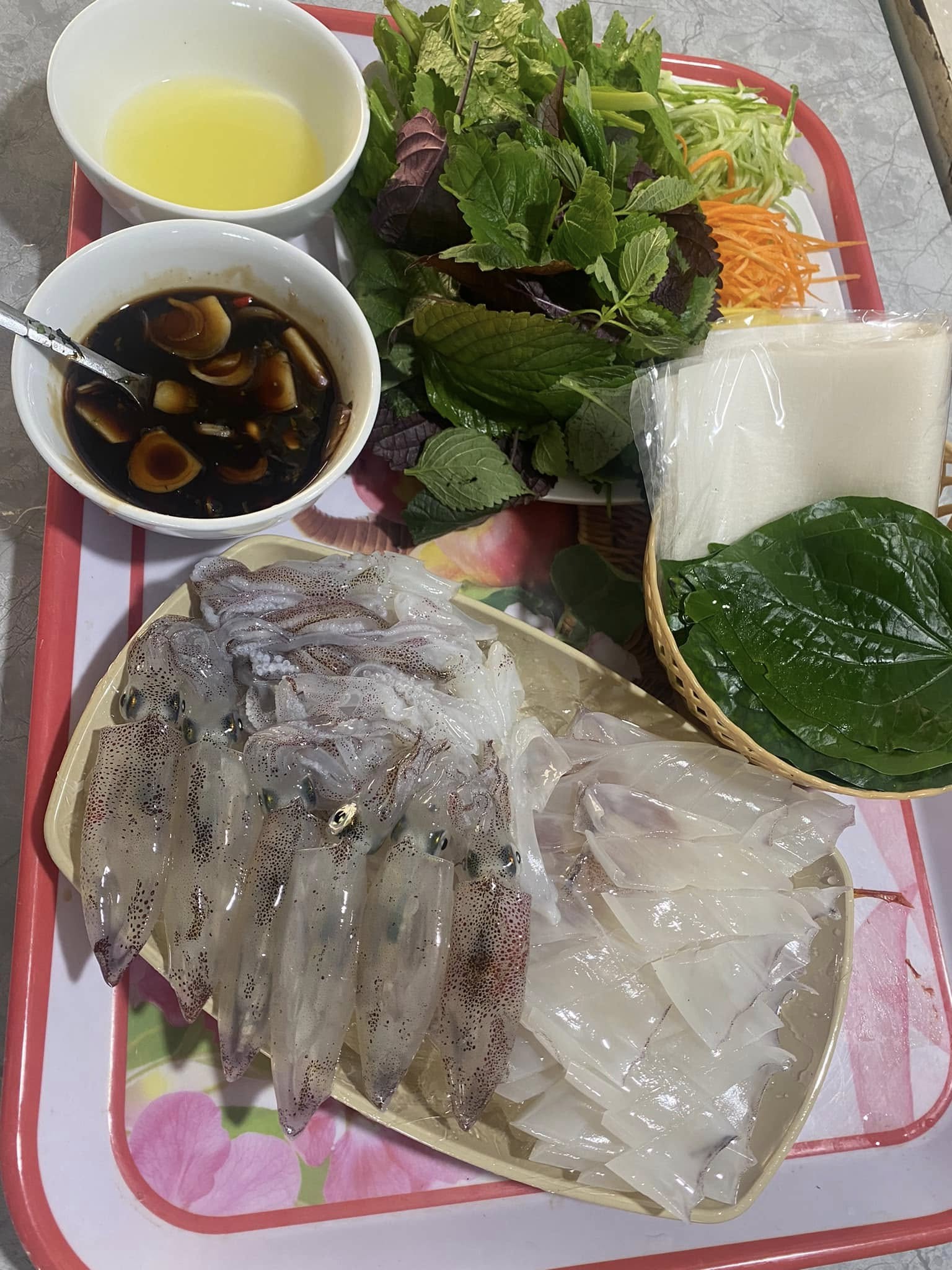 Những chú mực lấp lánh, tươi ngon là linh hồn trong mỗi món ăn tại nhà hàng Thanh Nhàn.(Nguồn: Sưu tầm)