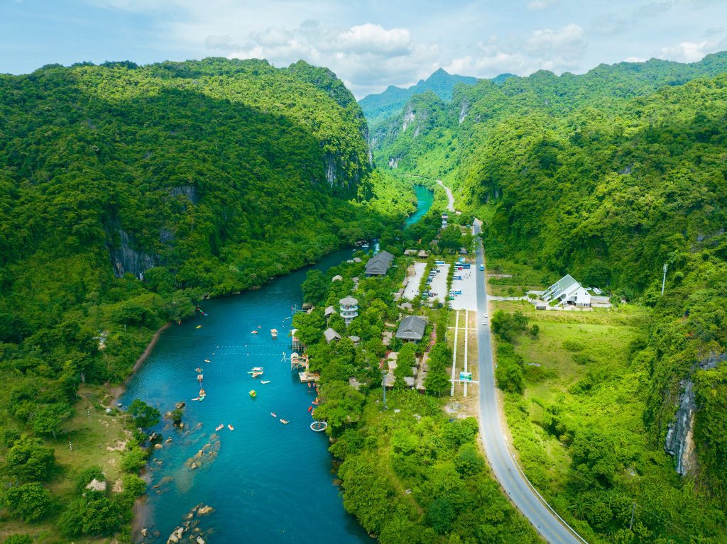 TOUR QUẢNG BÌNH 3 NGÀY 2 ĐÊM (TOUR GHÉP ĐOÀN) - PHONG NHA – THIÊN ĐƯỜNG – THUNG LŨNG NGỌC BÍCH HAVA – VŨNG CHÙA – ĐÁ NHẢY