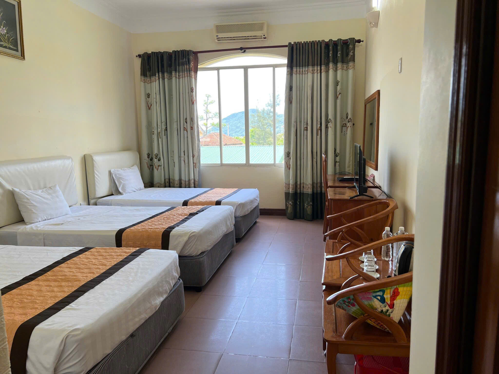 khách sạn gần biển Thiên Cầm đẹp giá rẻ ( nguồn: sưu tầm)