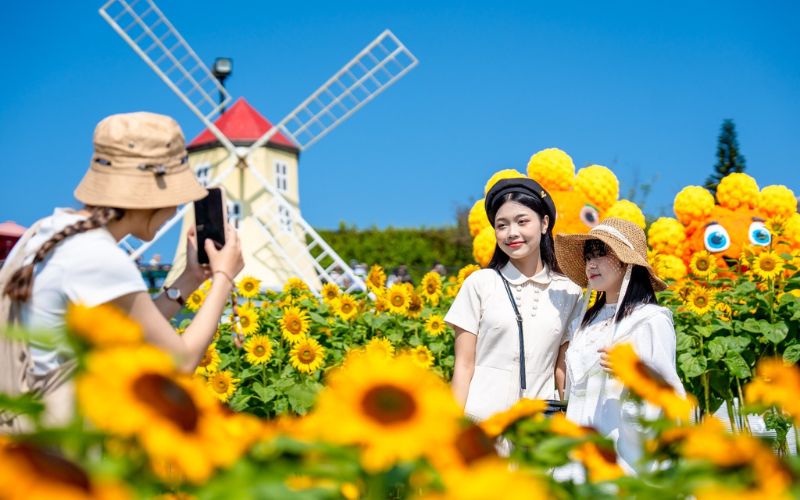 Tour Hà Nội - Đà Nẵng - Bà Nà Hills - Phố cổ Hội An - Cố đô Huế 4N3Đ trọn gói