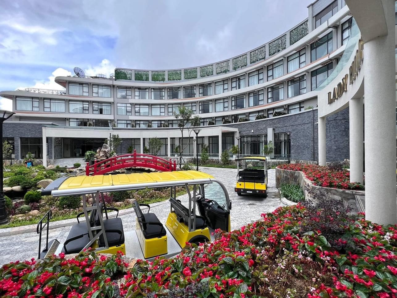Lady Hill Sapa Resort