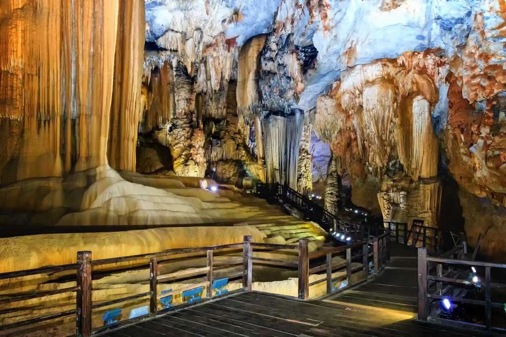 TOUR QUẢNG BÌNH 3N2Đ: Phong Nha Kẻ Bàng - Sông Chày Hang Tối - Công Viên Ozo