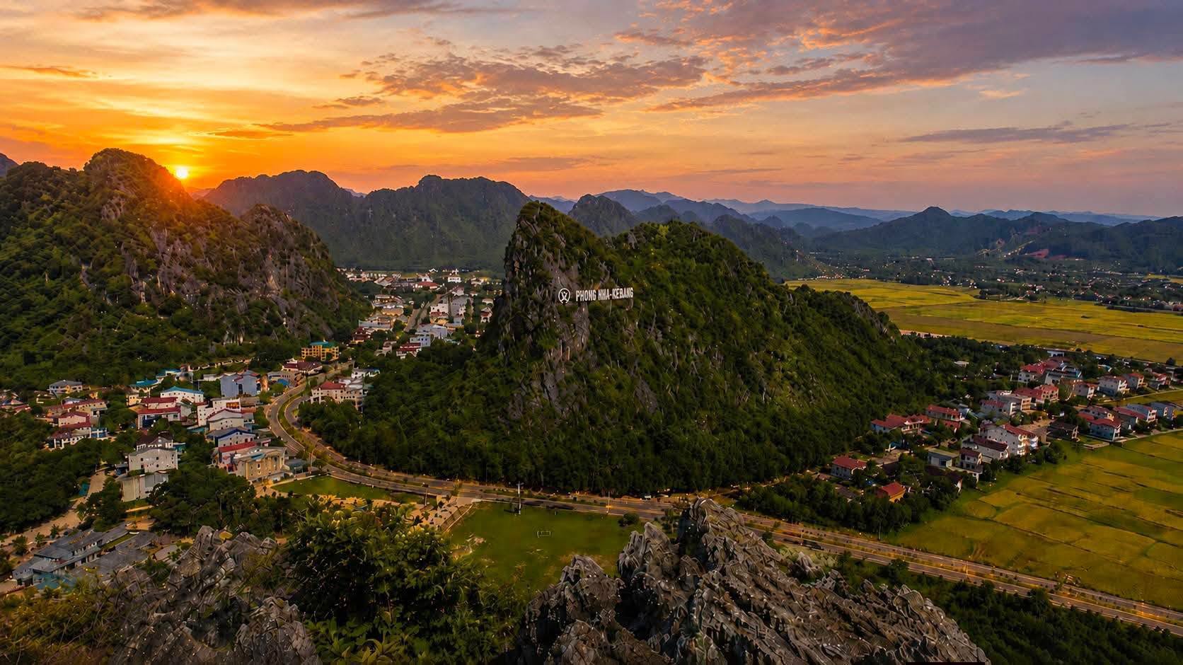 TOUR QUẢNG BÌNH – QUẢNG TRỊ 3 NGÀY 2 ĐÊM: HÀNH TRÌNH DI SẢN & VỀ NGUỒN Ý NGHĨA