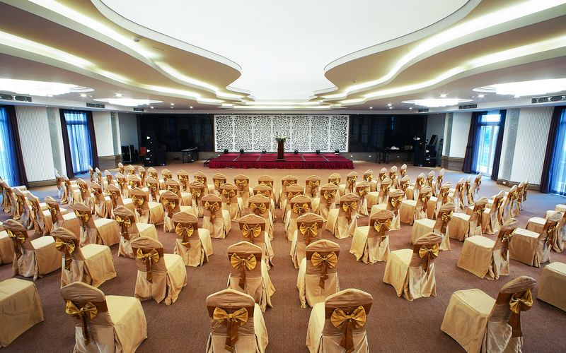 Khách Sạn Mường Thanh Holiday Mũi Né