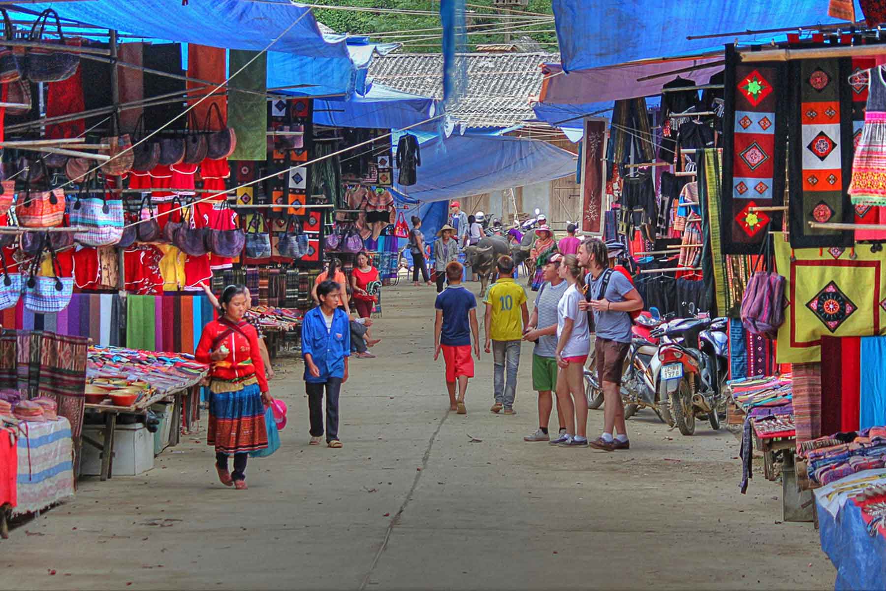 TOUR SAPA- CHỢ BẮC HÀ- CÁT CÁT- MOANA- FANSIPAN