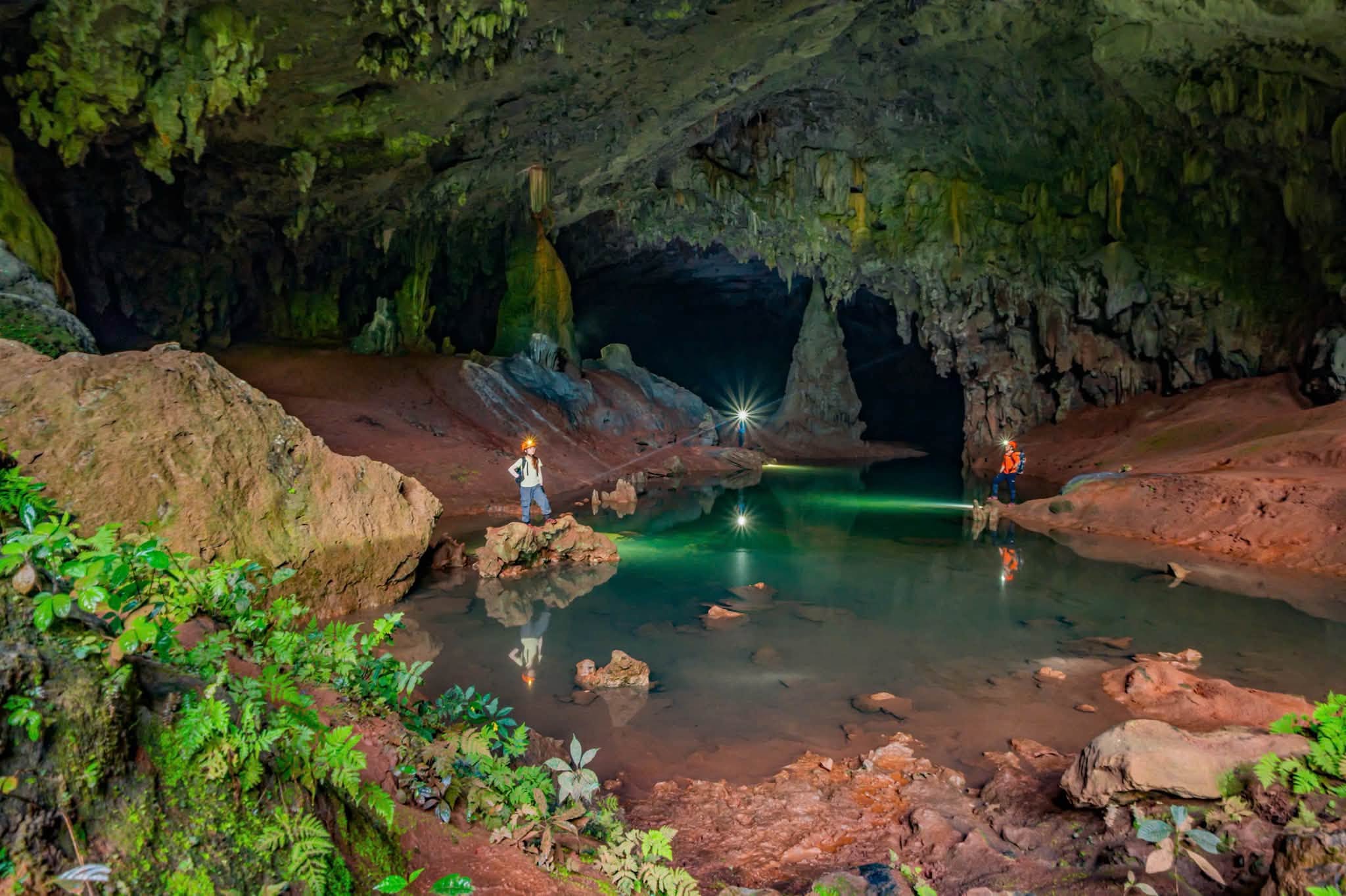 TOUR GHÉP QUẢNG BÌNH 3 NGÀY 2 ĐÊM ( Phong Nha – Nhật Lệ – Động Thiên Đường – Suối Nước Moọc – Vũng Chùa – Đá Nhảy)