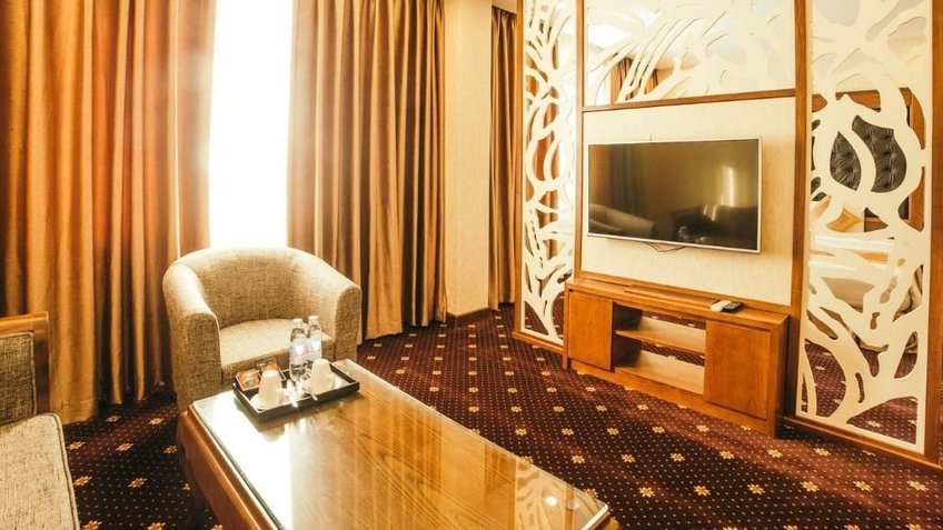 KHÁCH SẠN GRAND MÓNG CÁI