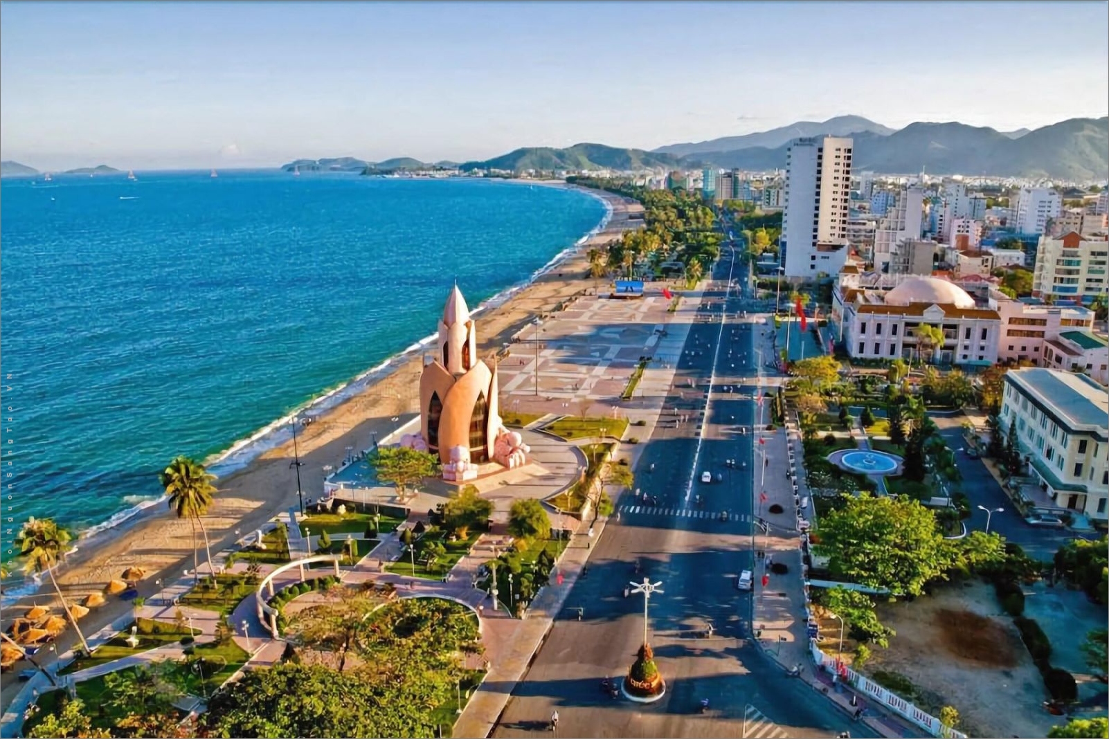 TOUR NGHỆ AN– NHA TRANG – NINH THUẬN – NGHỆ AN: HÀNH TRÌNH ĐIỆP KHÚC BIỂN KHƠI VÀ NẮNG GIÓ MIỀN TRUNG