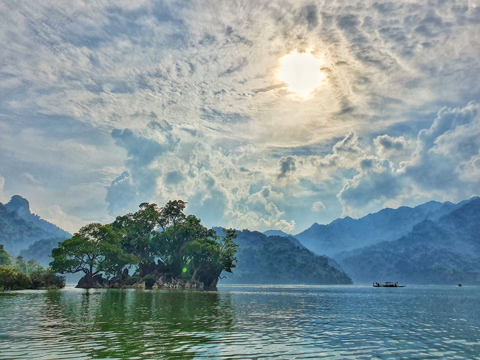Tour Đông Bắc: Hà Giang - Cao Bằng - Bắc Kan đi 5 ngày 4 đêm