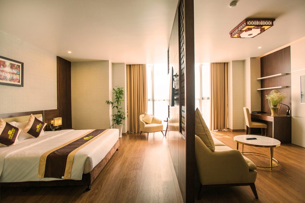 KHÁCH SẠN LUXURY 6 MÓNG CÁI