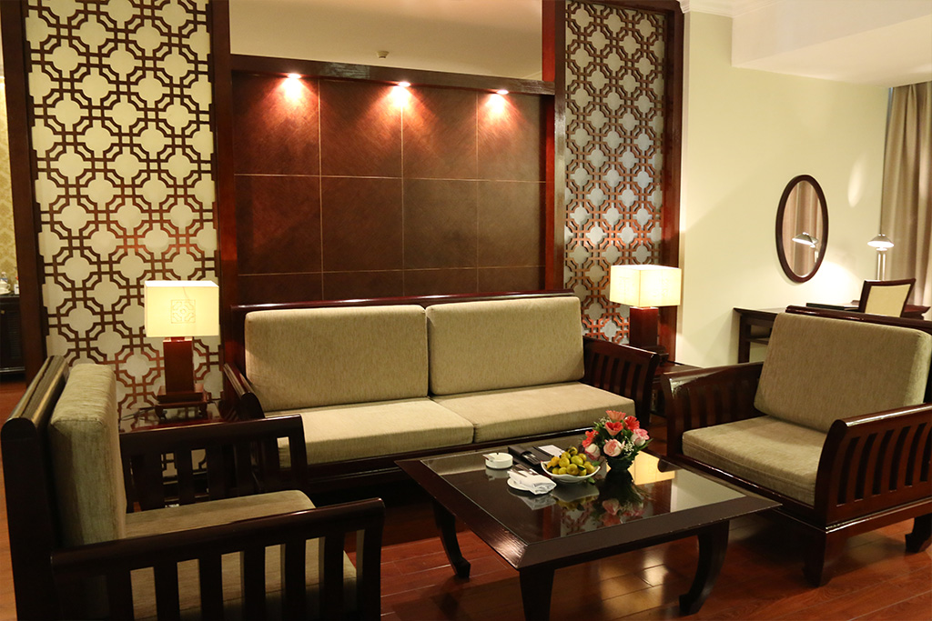 KHÁCH SẠN MAJESTIC MÓNG CÁI