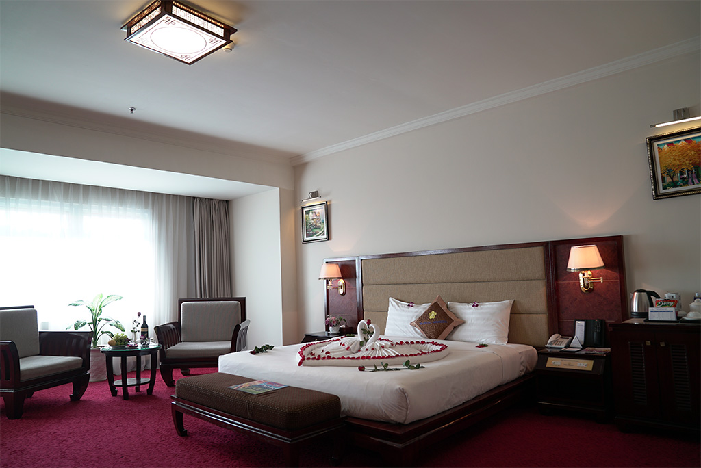 KHÁCH SẠN MAJESTIC MÓNG CÁI