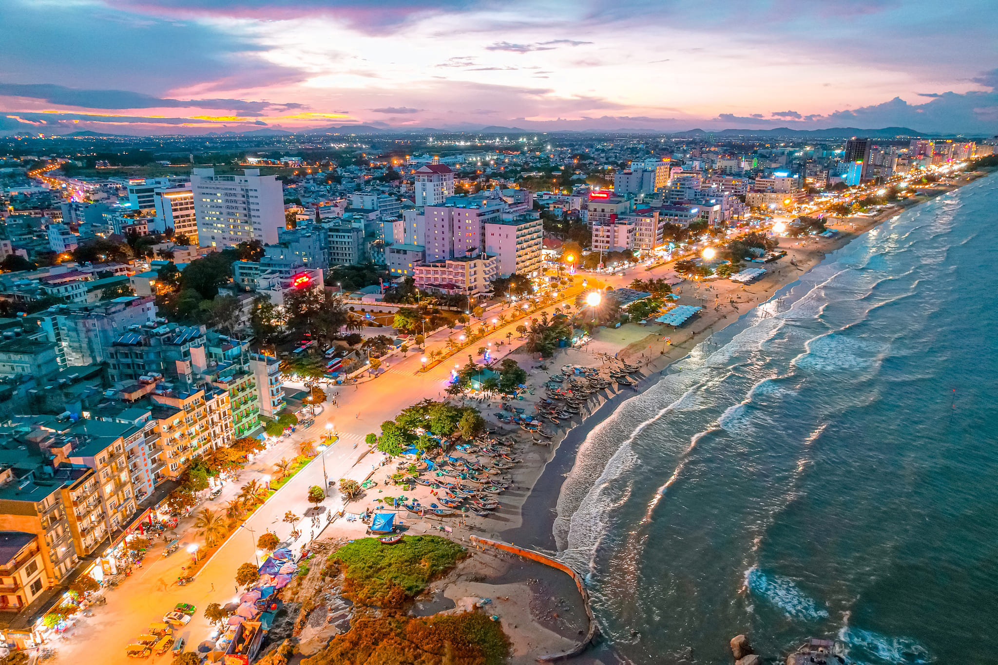 TOUR DU LỊCH HÀ NỘI - SẦM SƠN 3 NGÀY 2 ĐÊM: BIỂN XANH CÁT VÀNG, NGHỈ DƯỠNG ĐẲNG CẤP