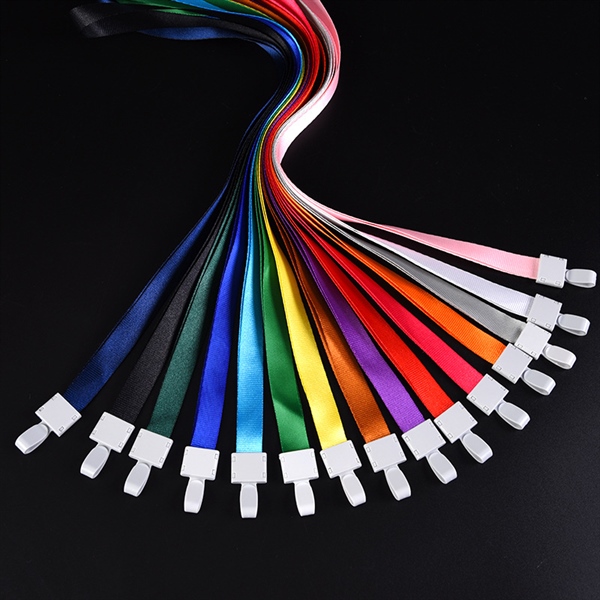 DÂY ĐEO BẢNG TÊN 1.5CM MÓC NHỰA KẸP (SỢI)