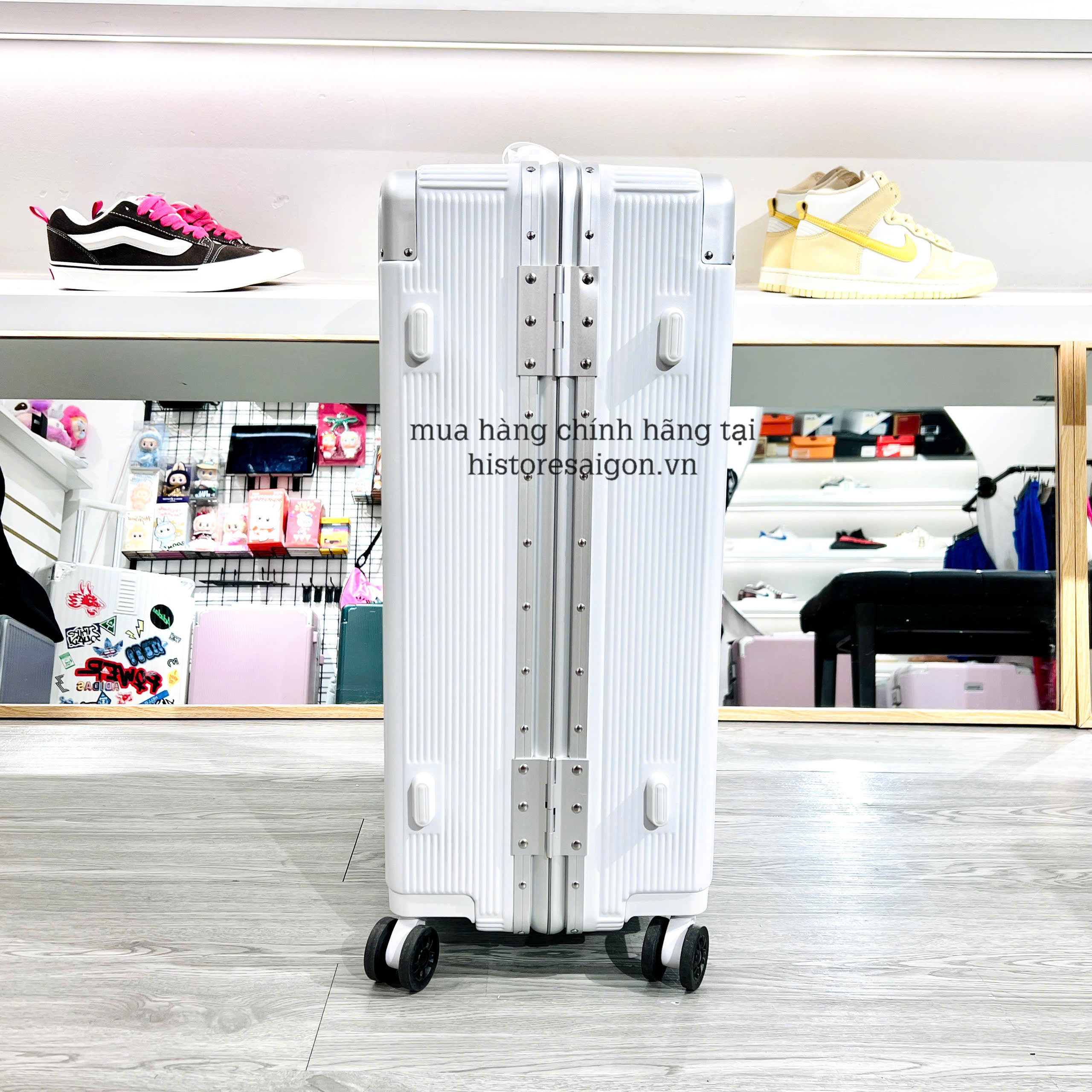 2206 - Vali Fila Trắng Sữa Size 24 Ký Gửi Embossed Logo [HÀNG CHÍNH HÃNG]