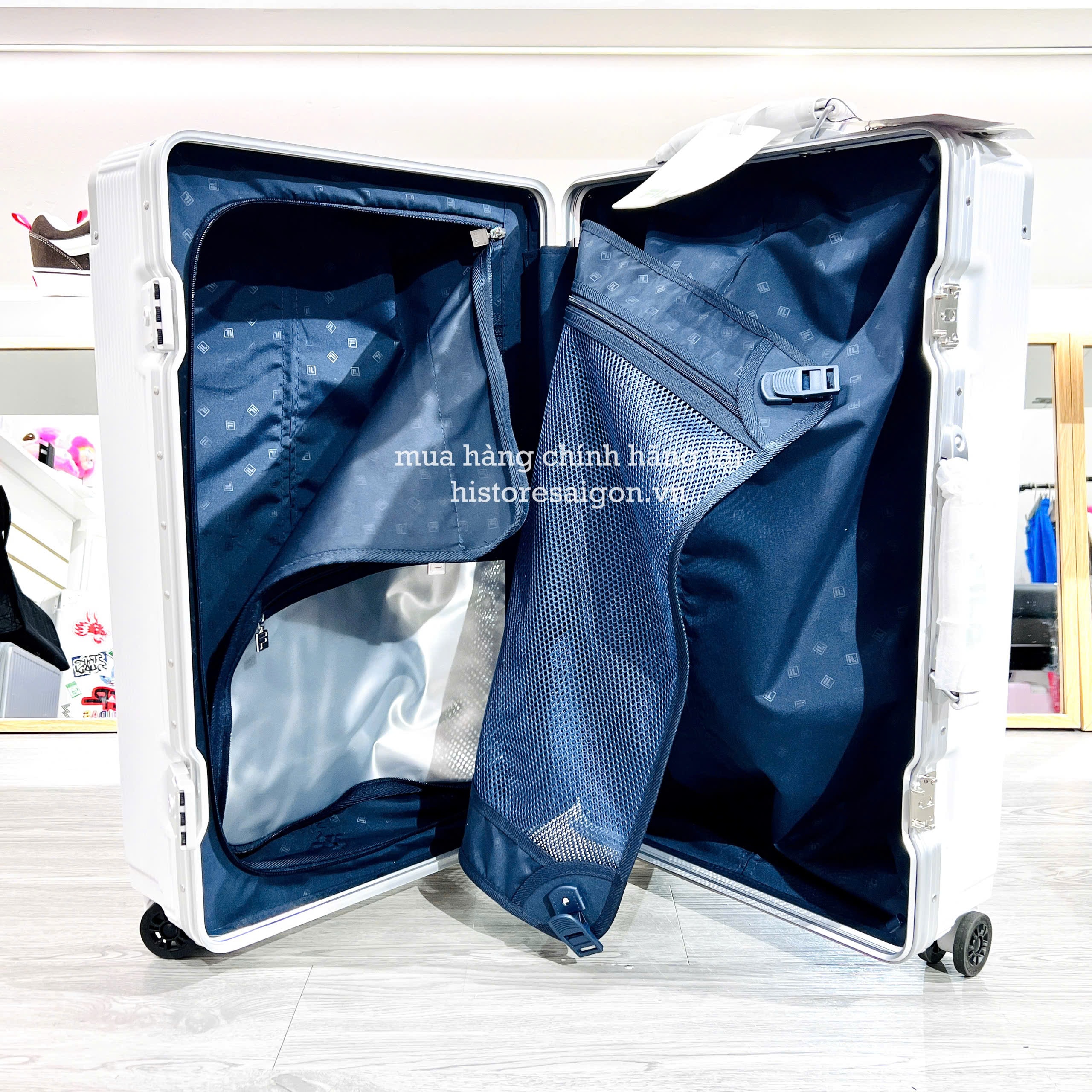 2206 - Vali Fila Trắng Sữa Size 24 Ký Gửi Embossed Logo [HÀNG CHÍNH HÃNG]