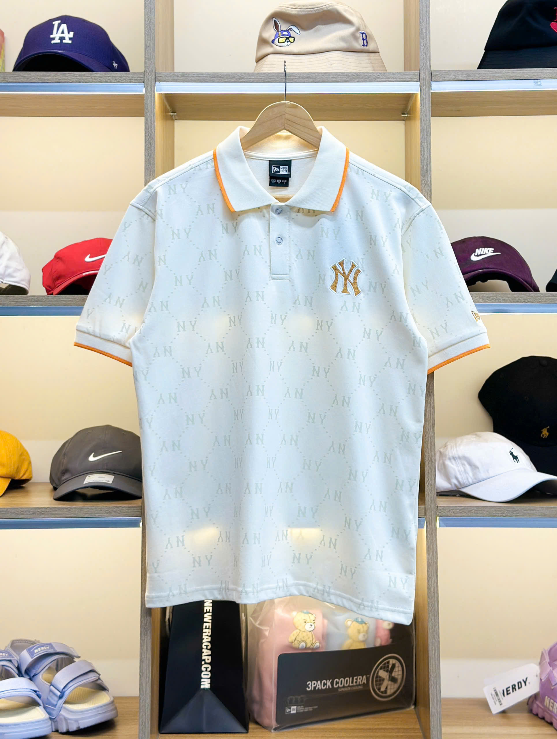 2231 - Áo Polo New Era NY Mono Beige Vàng [HÀNG CHÍNH HÃNG]