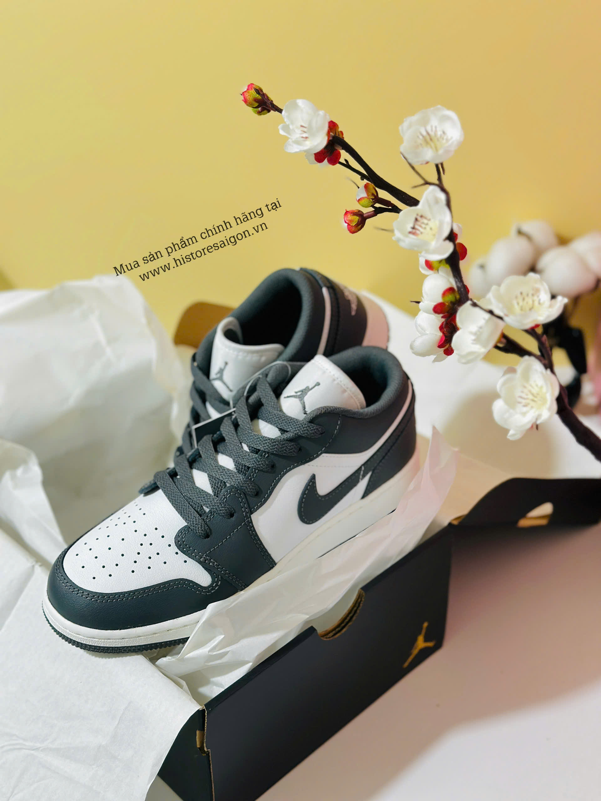 2033 - Giày Nike Air Jordan 1 Low ‘Grey White’ 553558-044 [HÀNG CHÍNH HÃNG]