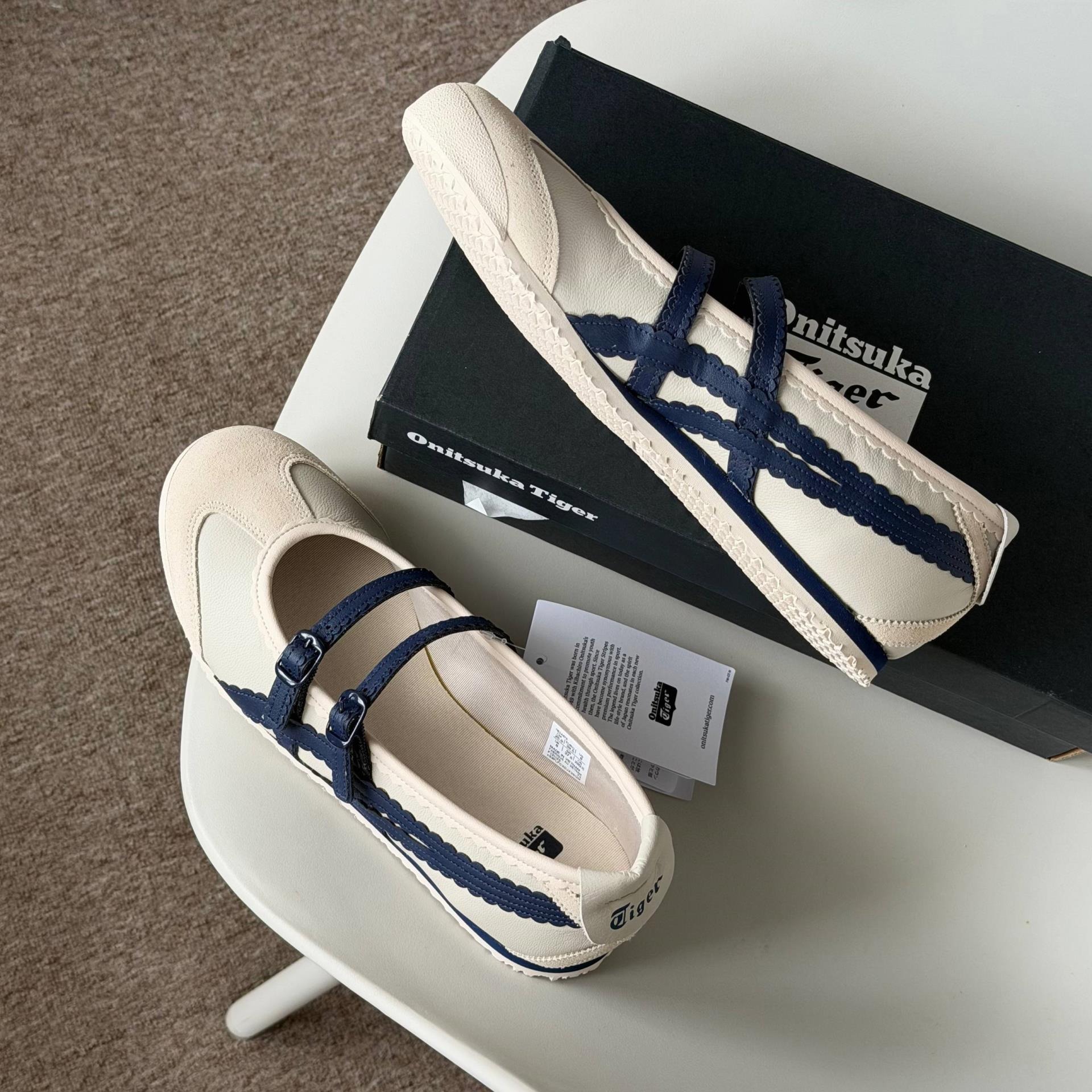 2588 - Giày Onitsuka Tiger Mexico 66 TGRS Birch Peacoat 1182A678-200 [HÀNG CHÍNH HÃNG]