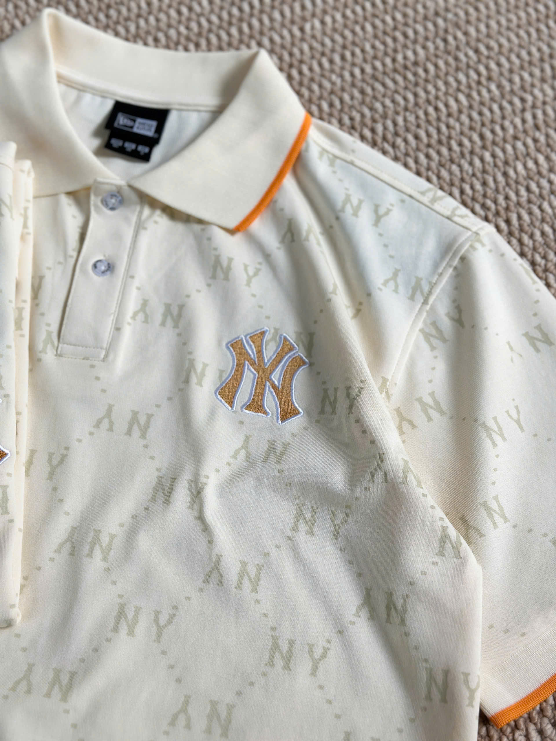 2231 - Áo Polo New Era NY Mono Beige Vàng [HÀNG CHÍNH HÃNG]