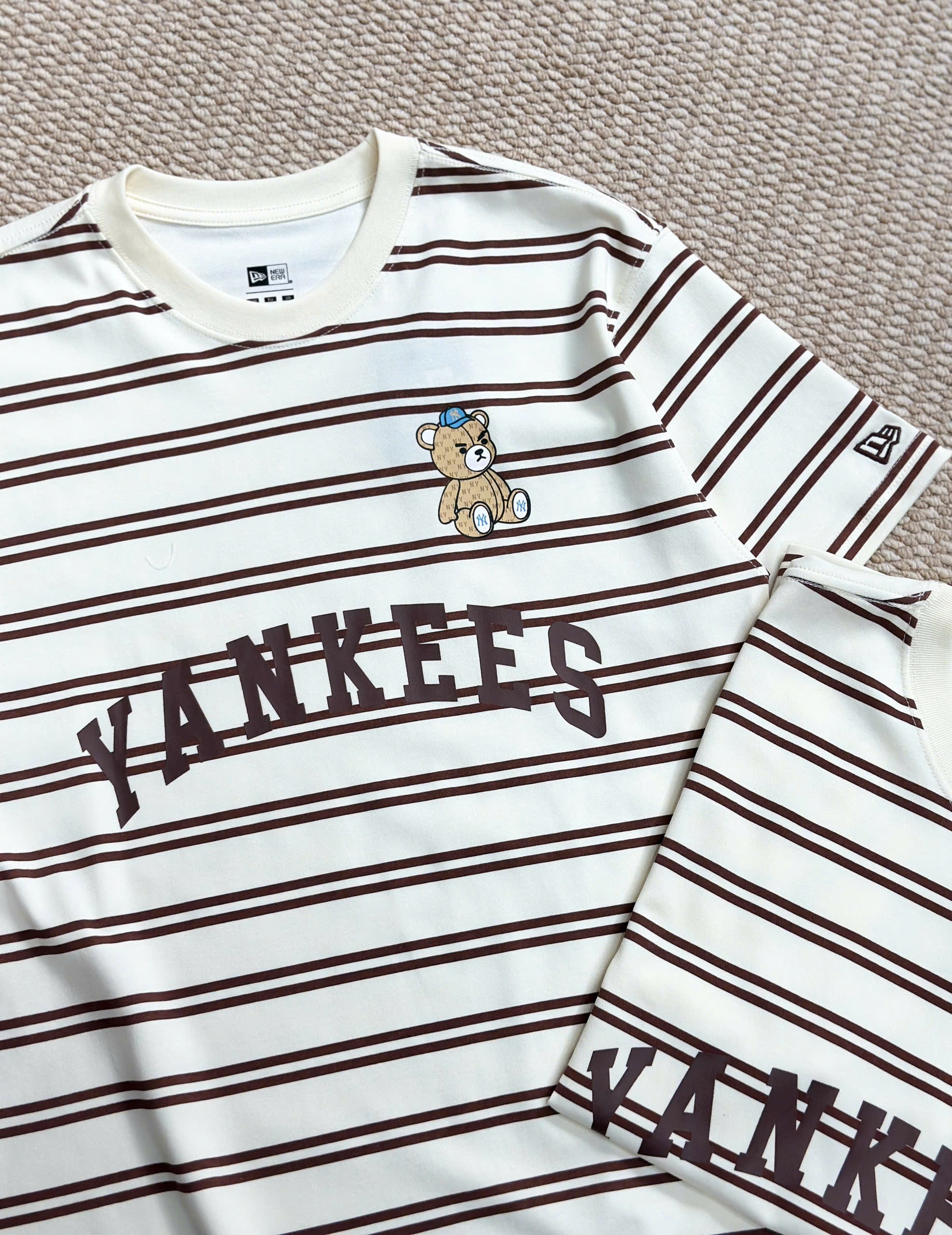 2250 - Áo New Era Yankee Gấu Trắng Kem Sọc Nâu [HÀNG CHÍNH HÃNG]