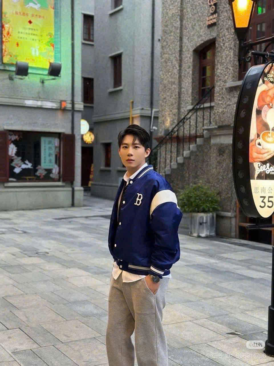 1986 - Áo Bomber New Era Boston Rex Sox Xanh Navy Sọc Trắng [HÀNG CHÍNH HÃNG]