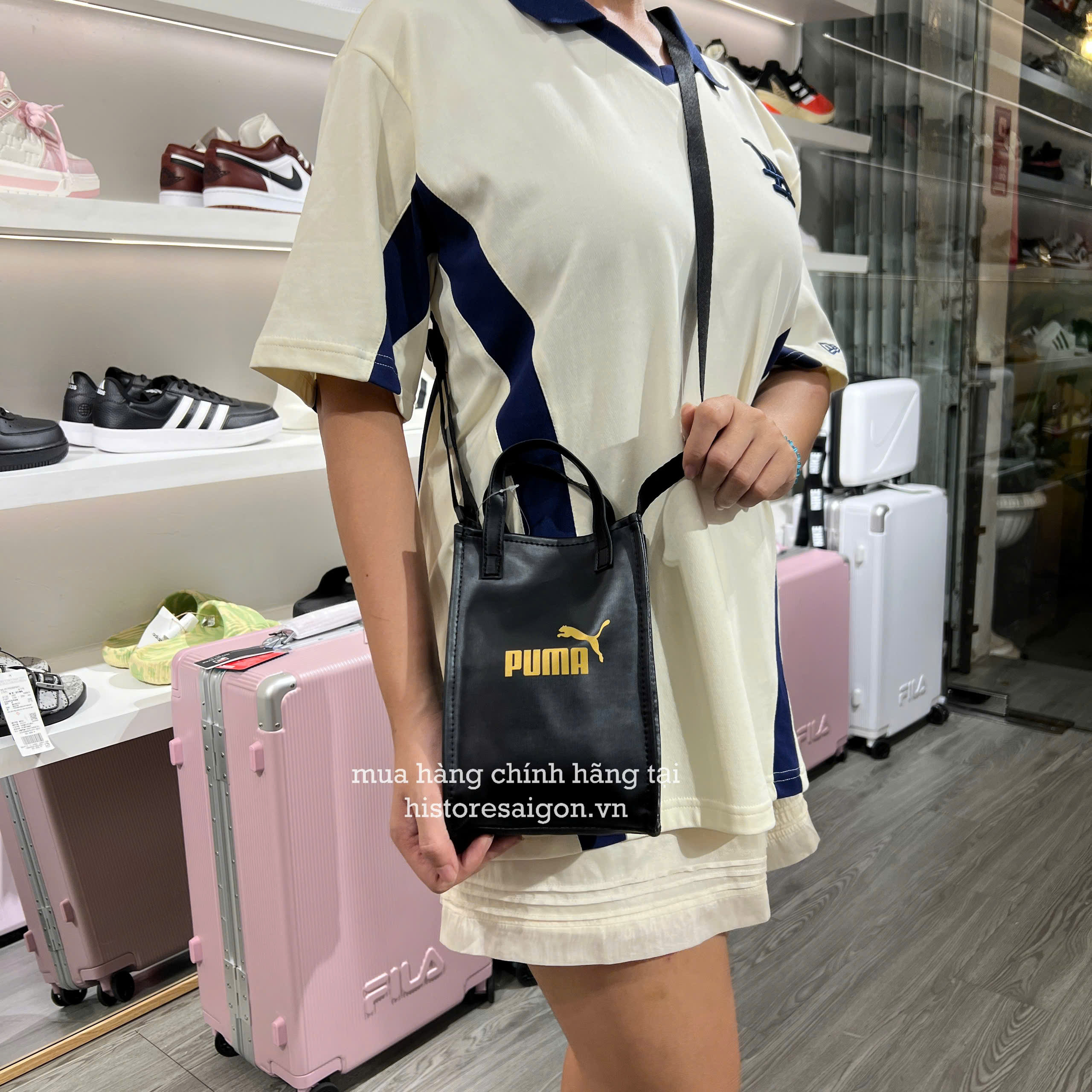 2563 - Túi Puma Mini Tote Đen chữ Vàng [HÀNG CHÍNH HÃNG]