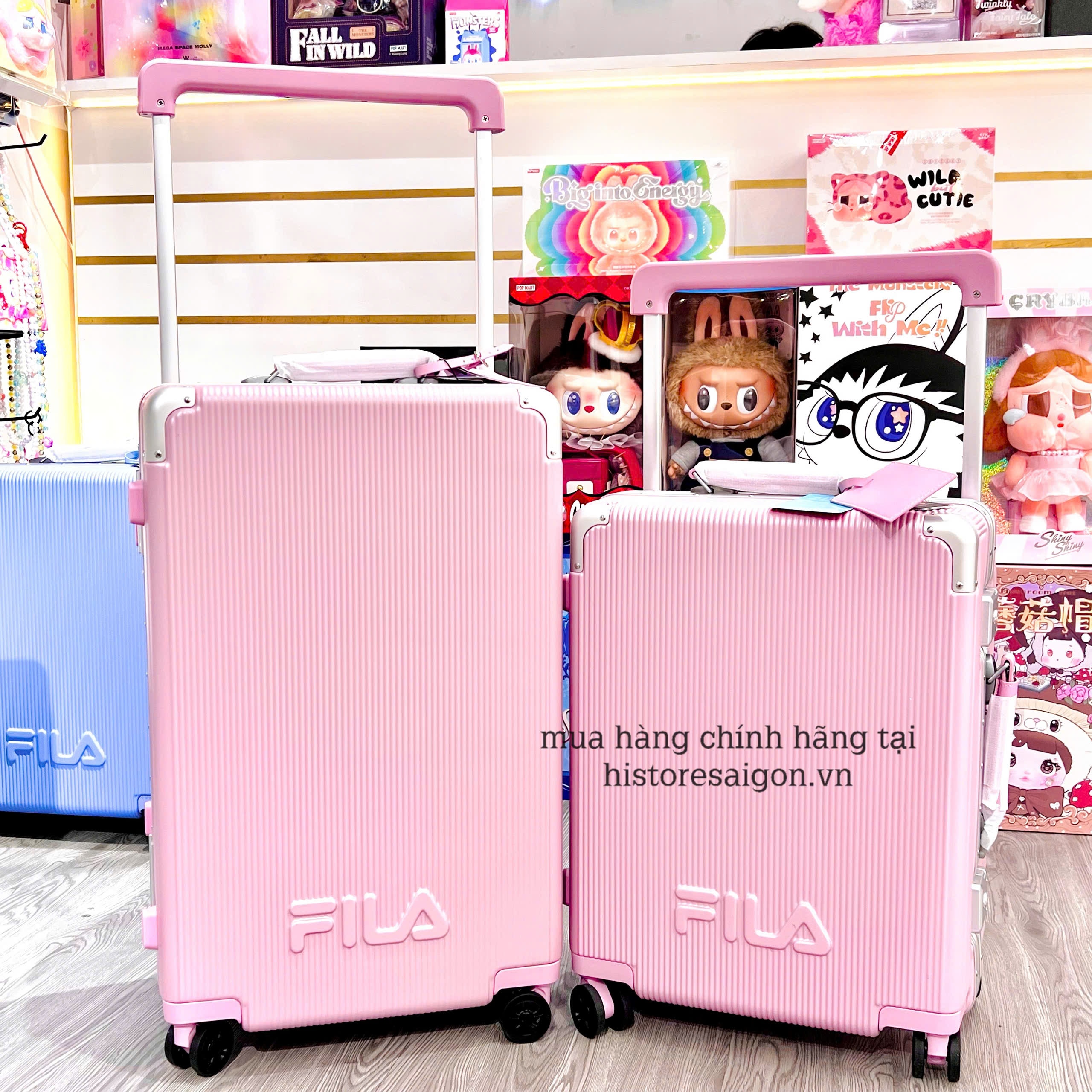 1794 - Vali Fila Hồng Size 24 Ký Gửi Embossed Logo [HÀNG CHÍNH HÃNG]