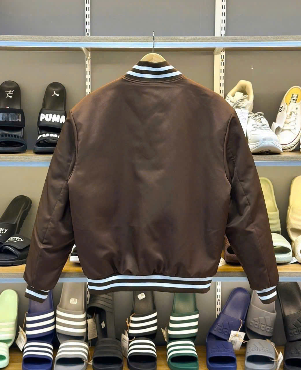 2074 - Áo Bomber New Era Yankee 03 Nâu Chữ Trắng [HÀNG CHÍNH HÃNG]