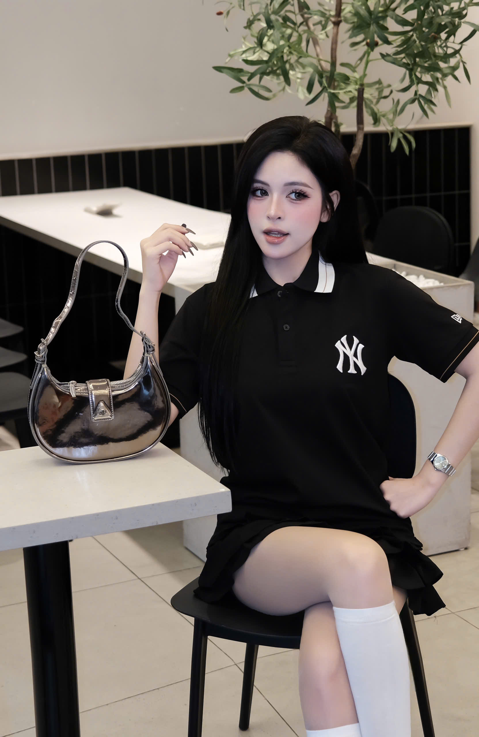 2126 - Áo Polo New Era NY Đen Cổ Trắng Viền Nâu [HÀNG CHÍNH HÃNG]