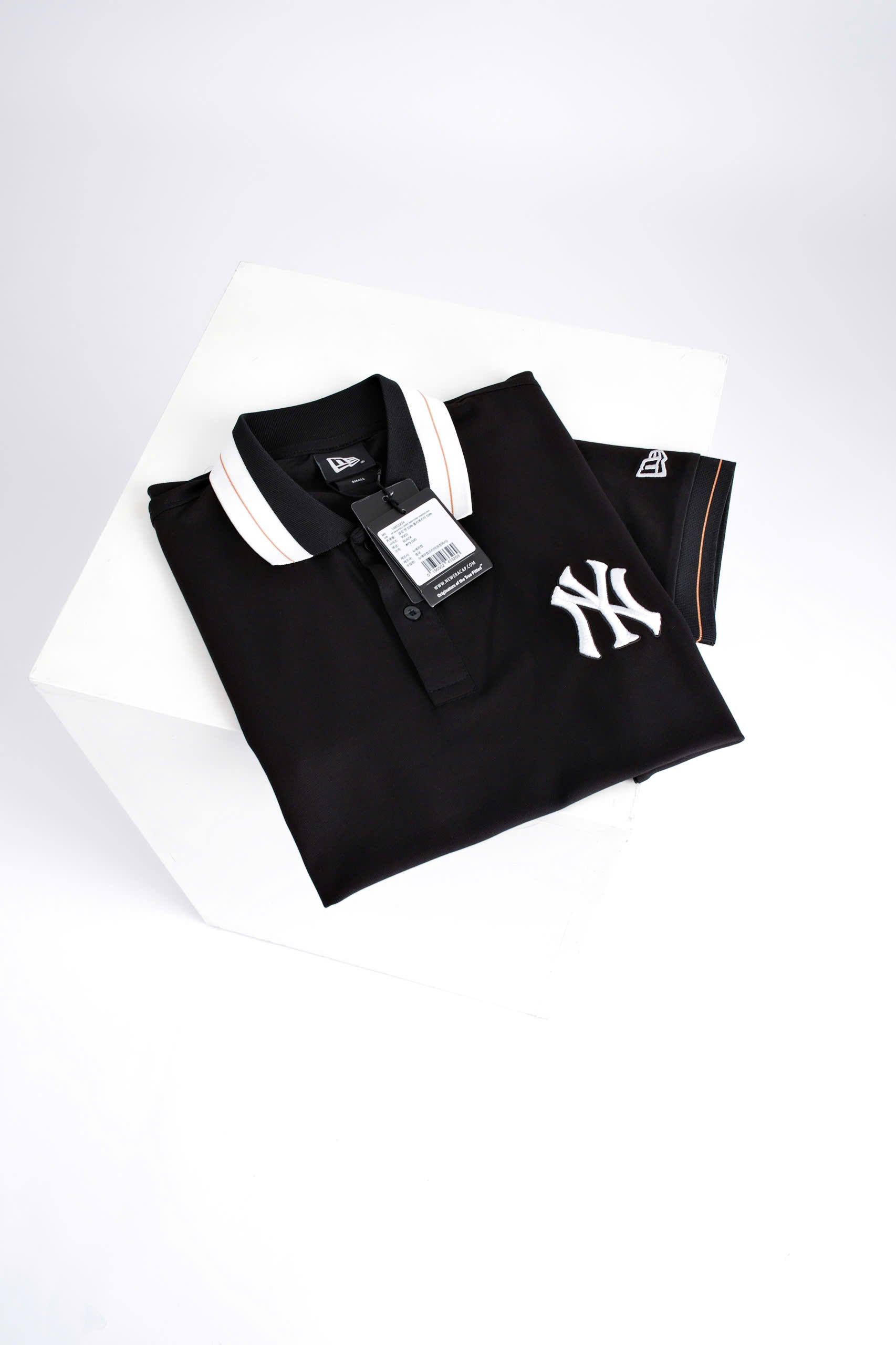 2126 - Áo Polo New Era NY Đen Cổ Trắng Viền Nâu [HÀNG CHÍNH HÃNG]