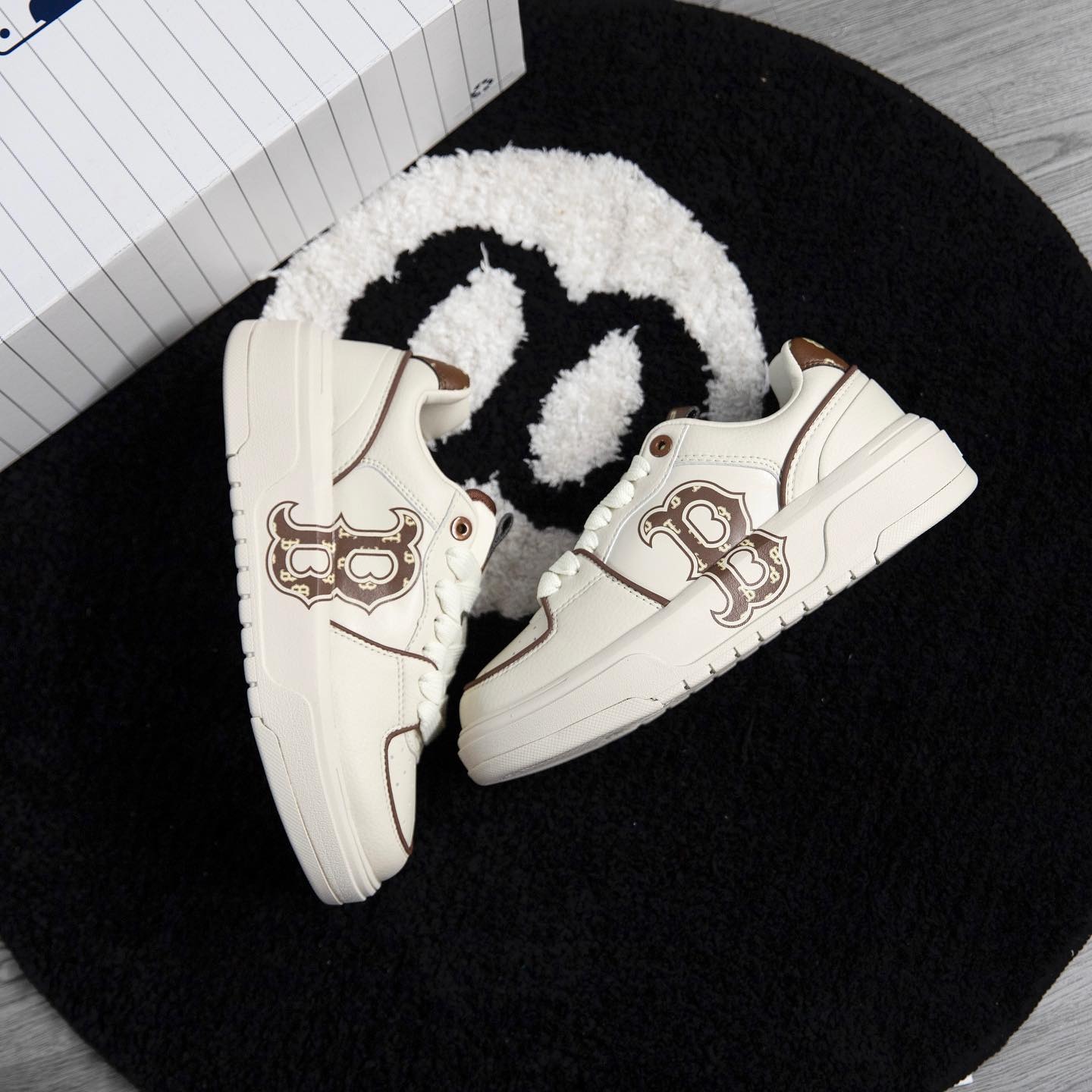 238 -  Giày MLB Liner Big B Monogram - Trắng Viền Nâu LV - Code 3ASXCLR3N-43BRS [HÀNG CHÍNH HÃNG]