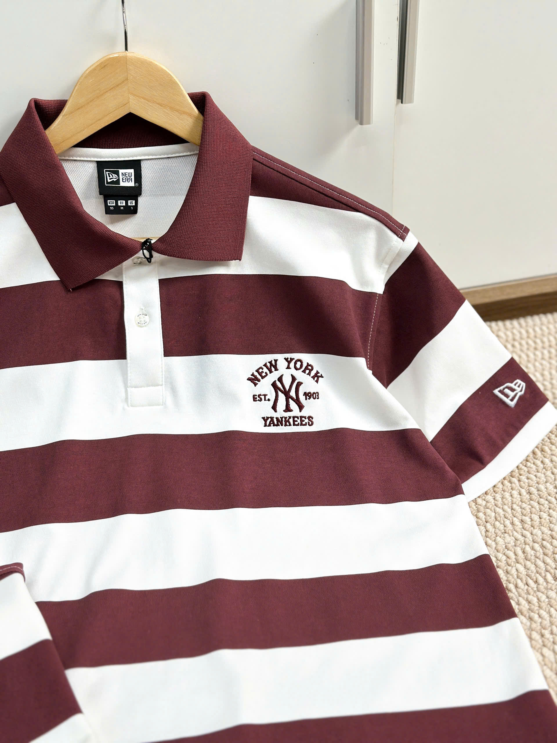 2232 - Áo Polo New Era NY Chìm Đỏ Sọc Trắng [HÀNG CHÍNH HÃNG]