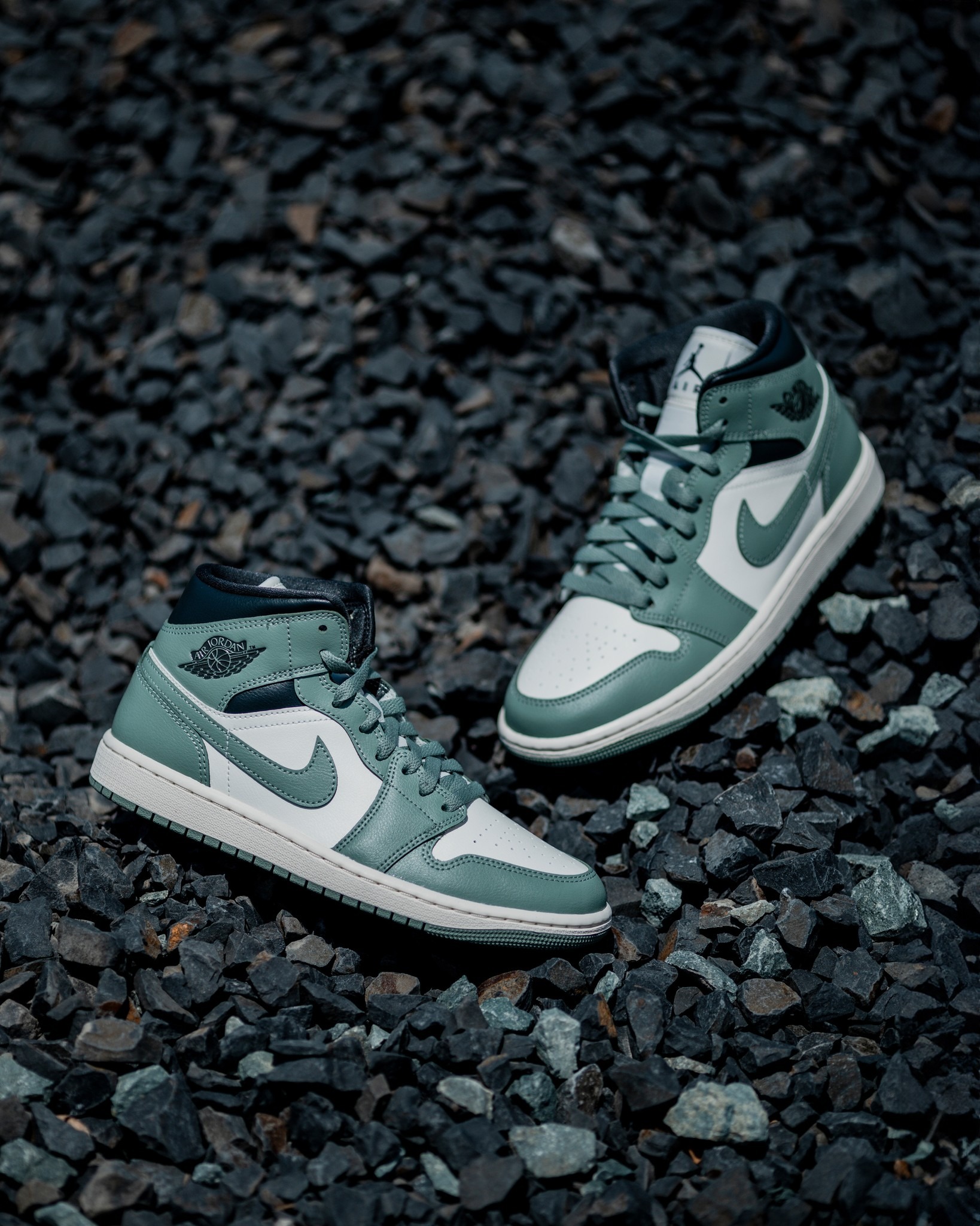 1108 -  Giày Nike Air Jordan 1 Mid Jade Smoke BQ6472 130  [HÀNG CHÍNH HÃNG]
