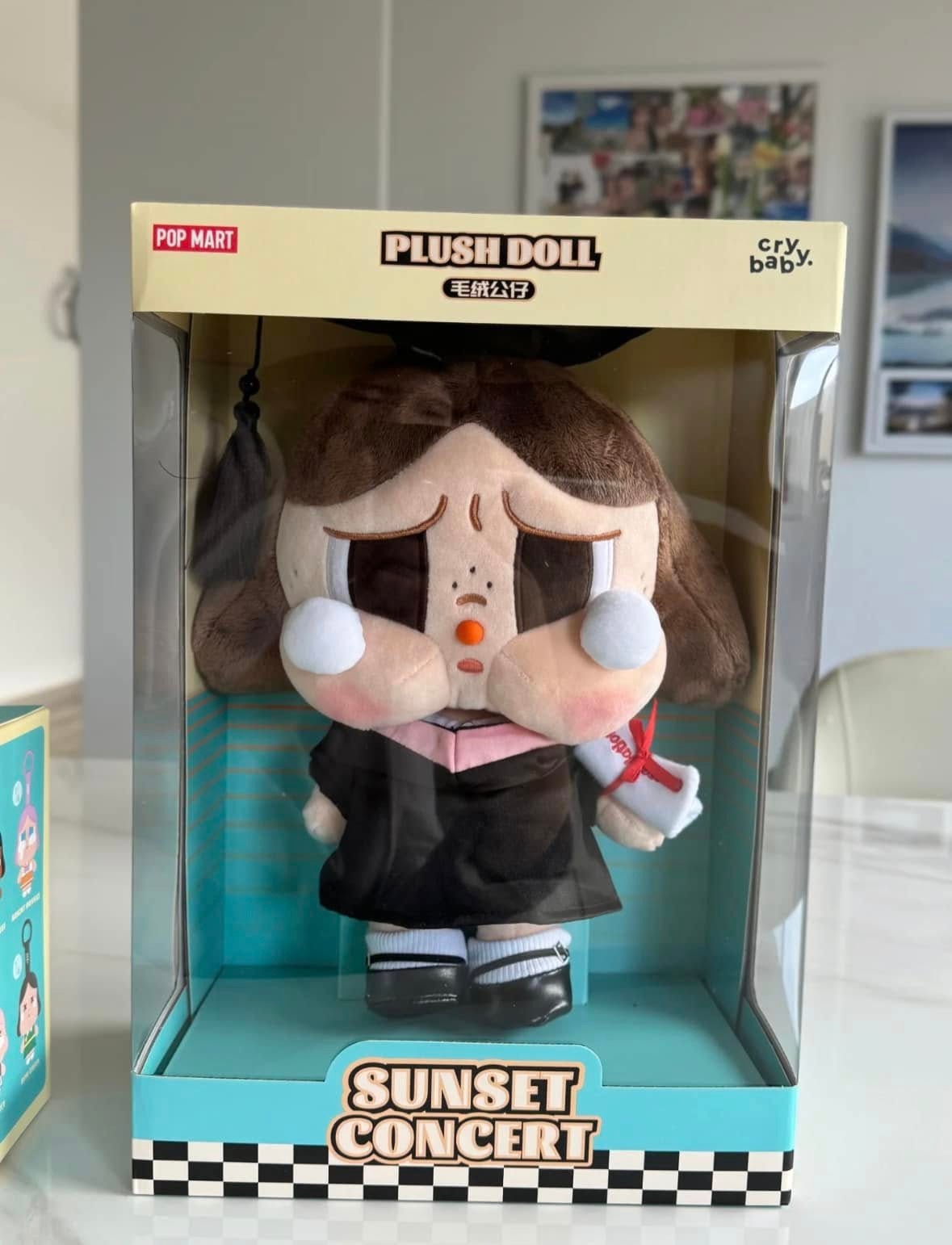 1589 - Crybaby Sunset Concert - Crybaby Tốt Nghiệp Plush Doll 30cm 6941848294791 [HÀNG CHÍNH HÃNG]