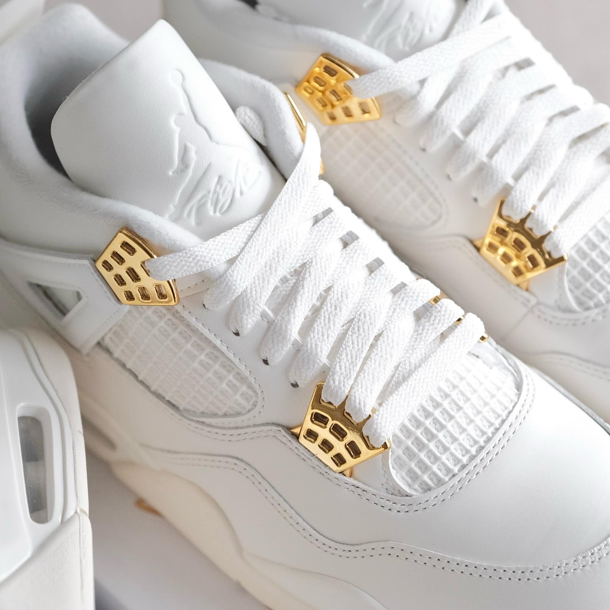 1674 - Giày Nike Air Jordan 4 Sail Metallic Gold - AQ9129 170 [HÀNG CHÍNH HÃNG]