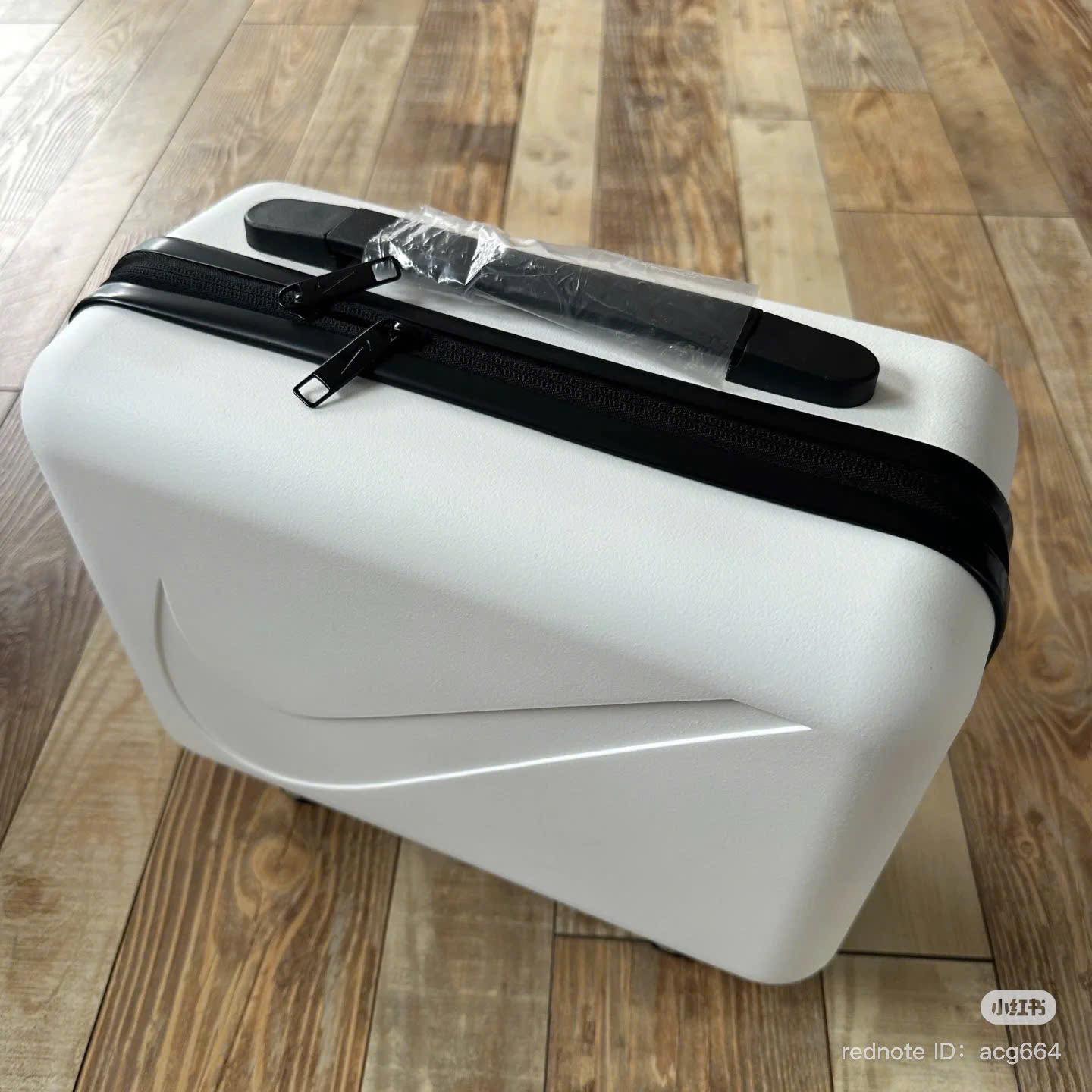 1099 -  Vali Nike Gift - Size Mini " mẫu quà tặng dành riêng VIP của hãng" [HÀNG CHÍNH HÃNG]