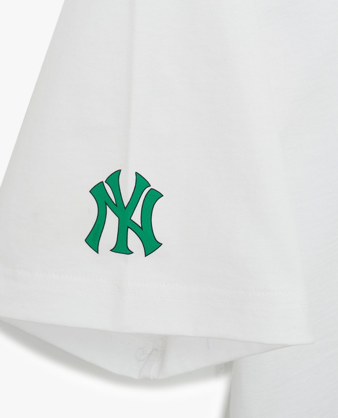 546 -  Áo MLB NY Pop Art Graphic Mega Overfit - Trắng Xanh - NY Graphic - Code 3ATSL0433-50WHS [HÀNG CHÍNH HÃNG]