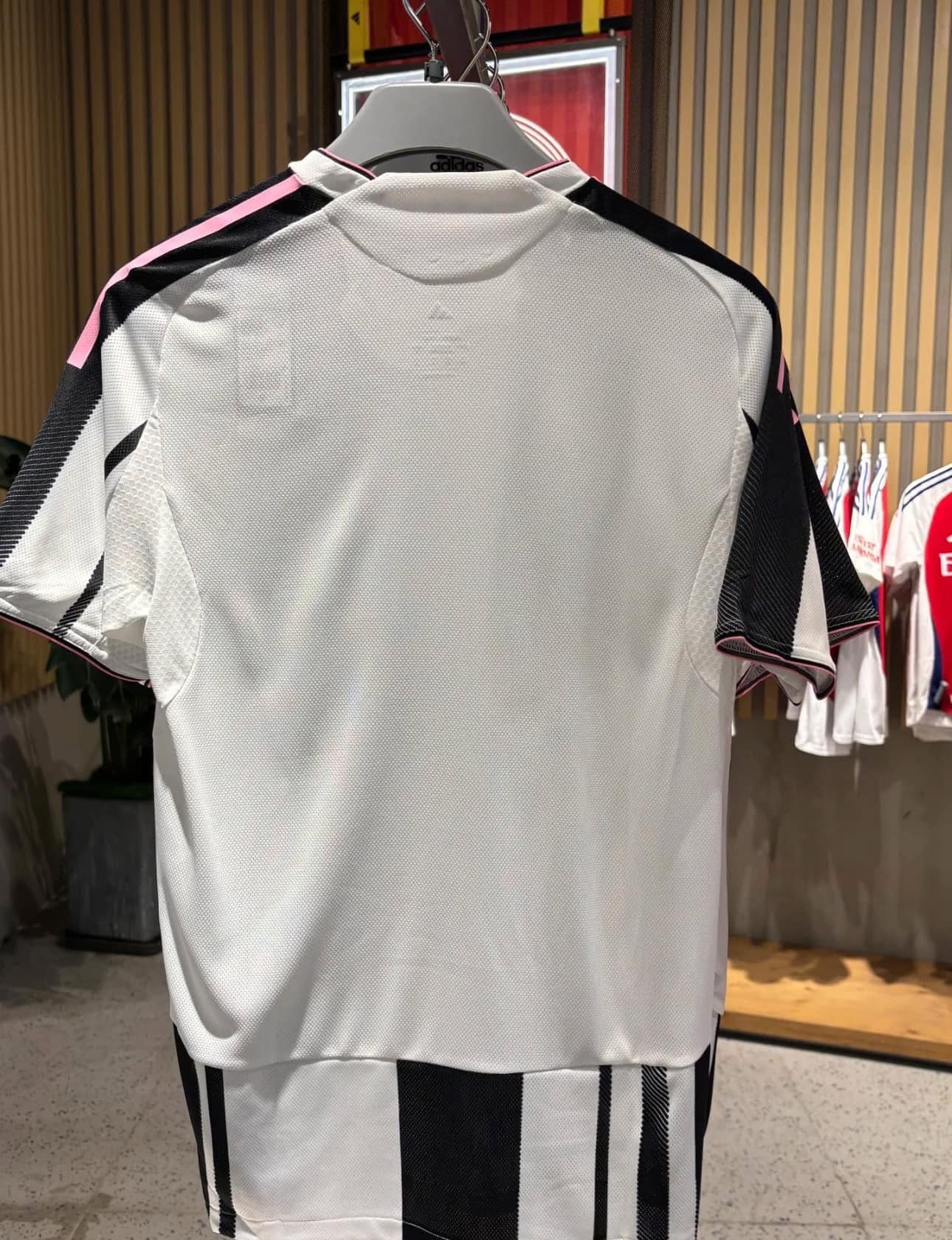 1706 - Áo Adidas Juventus Đấu Sân Nhà 25/26 JJ4320 [HÀNG CHÍNH HÃNG]